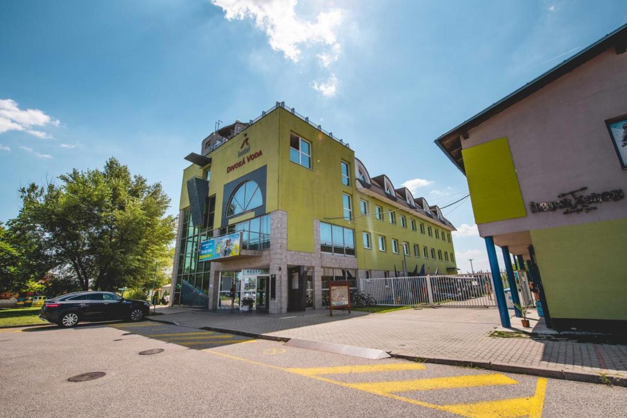 Hotel And Park Divoka Voda Pressburg Exterior foto